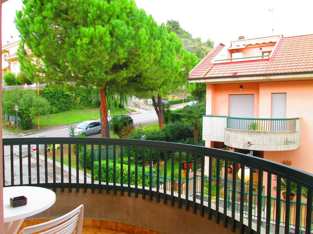 B&B Le Begonie Ascoli Piceno Eksteriør bilde