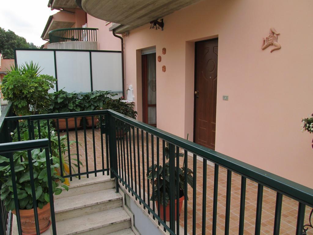 B&B Le Begonie Ascoli Piceno Rom bilde