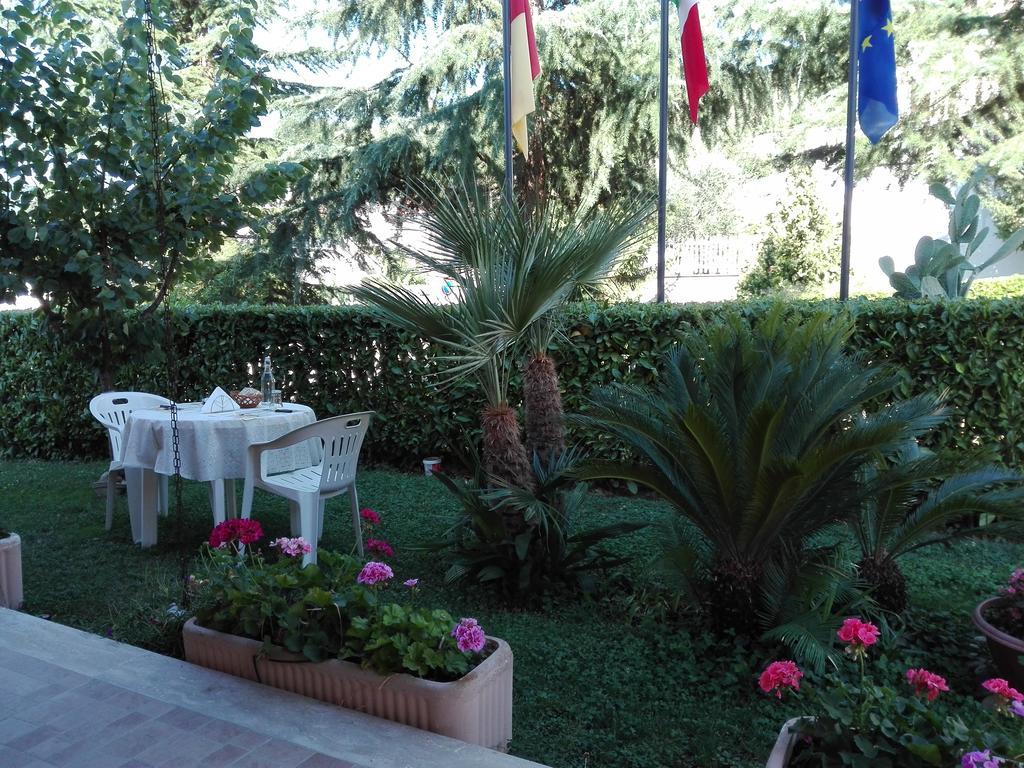 B&B Le Begonie Ascoli Piceno Eksteriør bilde